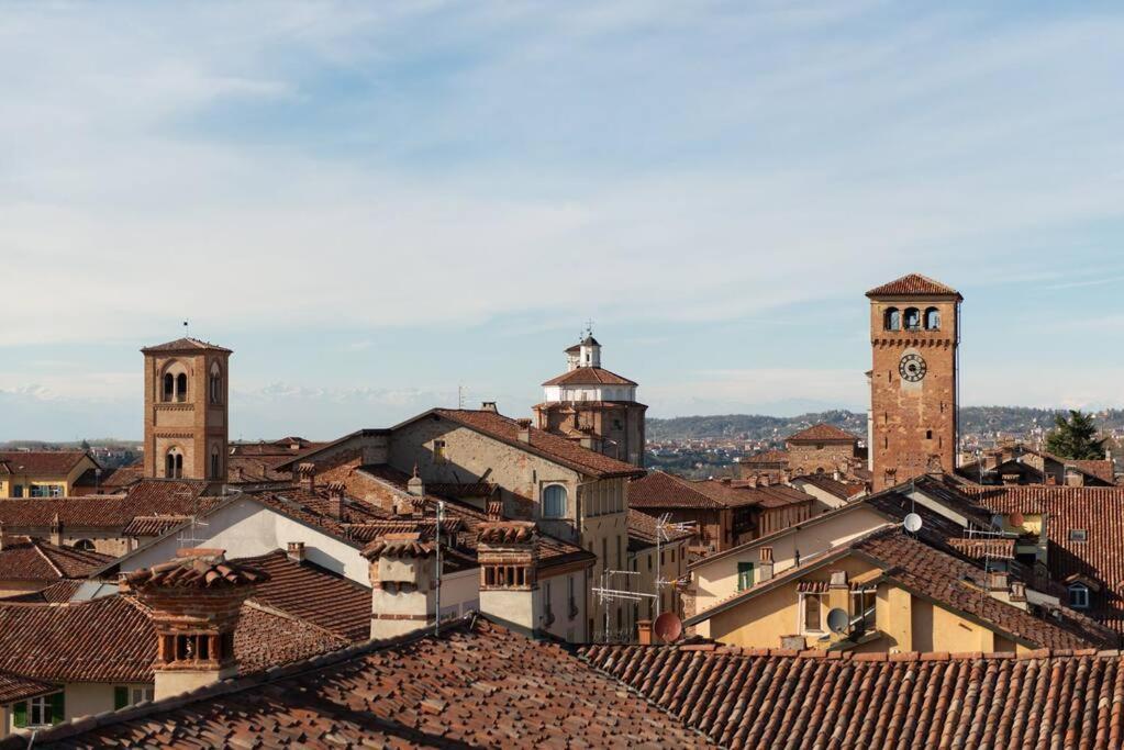 Casa No.Na - Attico Panoramico A Cherasco Luaran gambar